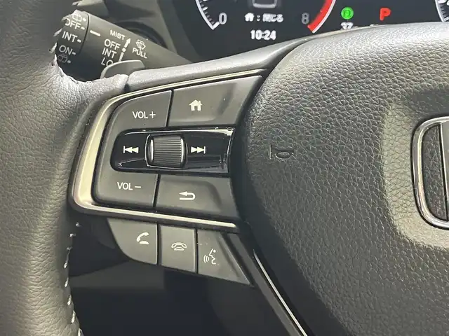 ホンダ ＷＲ－Ｖ Z 東京都 2025(令7)年 0.7万km プラチナホワイトパール ホンダセンシング/●衝突軽減ブレーキ（CMBS）/●先行車発進お知らせ機能/●歩行者事故低減ステアリング/●路外逸脱抑制機能●標識認識機能/●アダプティブクルーズコントロール（ACC）/●車線維持支援システム（LKAS）/●誤発進抑制機能/●後方誤発進抑制機能/●近距離衝突軽減ブレーキ/●急アクセル抑制機能/●パーキングセンサーシステム/●オートハイビーム/純正8インチナビ/バックカメラ/Bluetooth/フルセグテレビ/パドルシフト/スマートキー/コーナーセンサー /ビルトインETC/LEDヘッドライト　フォグランプ/USB端子/ドライブレコーダー前後/ステリングリモコン/ウィンカーミラー/保証書・取扱説明書・スペアキー