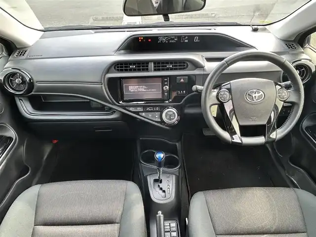 トヨタ アクア S スタイルブラック 福岡県 2017(平29)年 4万km ブラックマイカ ・純正ナビ（フルセグ/Bluetooth/DVD）/・バックカメラ/・純正ドライブレコーダー/・ETC/・横滑り防止装置/・レーンキープアシスト/・衝突被害軽減システム/・車両接近通報装置/・オートマチックハイビーム/・ナノイー/・D/N席シートヒーター/・電動格納ミラー/・純正エアロ（フロント・サイド・リア）/・ISOFIX/・ハンドル車載