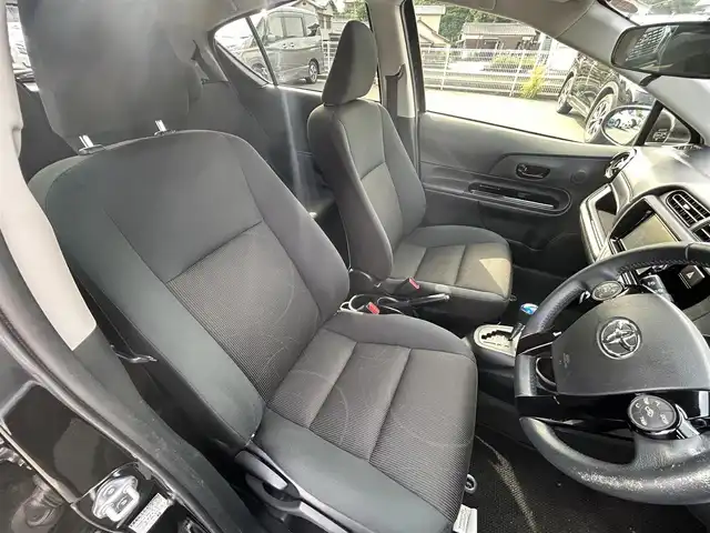 トヨタ アクア S スタイルブラック 福岡県 2017(平29)年 4万km ブラックマイカ ・純正ナビ（フルセグ/Bluetooth/DVD）/・バックカメラ/・純正ドライブレコーダー/・ETC/・横滑り防止装置/・レーンキープアシスト/・衝突被害軽減システム/・車両接近通報装置/・オートマチックハイビーム/・ナノイー/・D/N席シートヒーター/・電動格納ミラー/・純正エアロ（フロント・サイド・リア）/・ISOFIX/・ハンドル車載