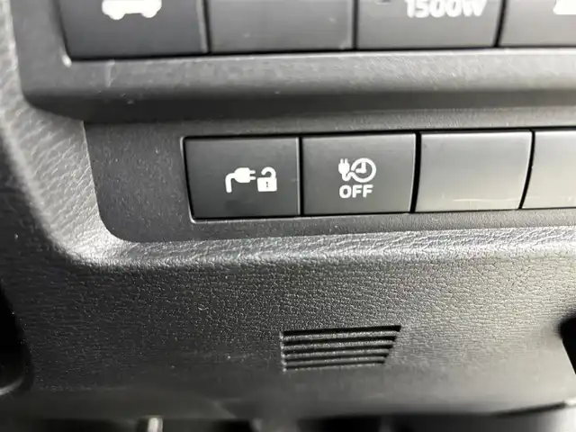 三菱 アウトランダー ＰＨＥＶ P 埼玉県 2022(令4)年 4.6万km チタニウムグレーメタリック 4WD/急速充電/純正ナビ/（フルセグTV/Bluetooth/アンドロイドオート/AM/FM）/全方位カメラ/レーダークルーズコントロール/前方衝突防止支援/踏み間違い衝突防止アシスト/コーナーセンサー/パワーバックドア /AC1500W/BOSEサウンド/レザーシート/パワーシート、シートメモリ/シートヒーター/ハンドルヒーター/オートLEDヘッドライト/ヘッドアップディスプレイ/前後ドライブレコーダーDH5-S/ETC2.0/スマートキー/プッシュスタート/純正フロアマット/純正２０インチアルミホイール
