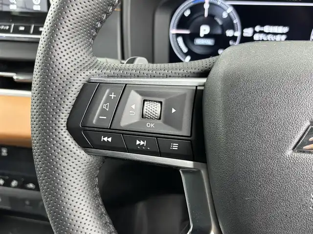 三菱 アウトランダー ＰＨＥＶ P 埼玉県 2022(令4)年 4.6万km チタニウムグレーメタリック 4WD/急速充電/純正ナビ/（フルセグTV/Bluetooth/アンドロイドオート/AM/FM）/全方位カメラ/レーダークルーズコントロール/前方衝突防止支援/踏み間違い衝突防止アシスト/コーナーセンサー/パワーバックドア /AC1500W/BOSEサウンド/レザーシート/パワーシート、シートメモリ/シートヒーター/ハンドルヒーター/オートLEDヘッドライト/ヘッドアップディスプレイ/前後ドライブレコーダーDH5-S/ETC2.0/スマートキー/プッシュスタート/純正フロアマット/純正２０インチアルミホイール