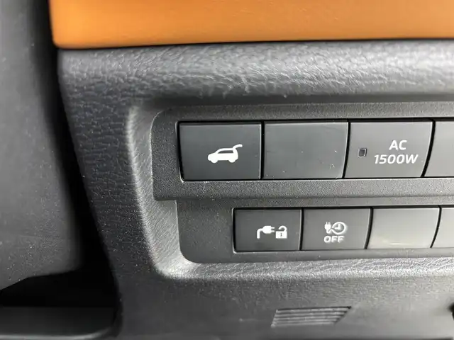 三菱 アウトランダー ＰＨＥＶ P 埼玉県 2022(令4)年 4.6万km チタニウムグレーメタリック 4WD/急速充電/純正ナビ/（フルセグTV/Bluetooth/アンドロイドオート/AM/FM）/全方位カメラ/レーダークルーズコントロール/前方衝突防止支援/踏み間違い衝突防止アシスト/コーナーセンサー/パワーバックドア /AC1500W/BOSEサウンド/レザーシート/パワーシート、シートメモリ/シートヒーター/ハンドルヒーター/オートLEDヘッドライト/ヘッドアップディスプレイ/前後ドライブレコーダーDH5-S/ETC2.0/スマートキー/プッシュスタート/純正フロアマット/純正２０インチアルミホイール