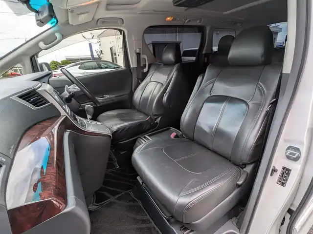トヨタ アルファード 240S 栃木県 2012(平24)年 10.3万km ホワイトパールクリスタルシャイン (株)IDOMが運営する【じしゃロン宇都宮店】の自社ローン対象車両になります。こちらは現金またはオートローンご利用時の価格です。自社ローンご希望の方は別途その旨お申付け下さい/純正ナビ/CD/DVD/BT/TV/サンルーフ/後席用モニター/両側パワースライドドア/コーナーセンサー/バックカメラ/ETC/純正18インチAW/スマートキー/プッシュスタート/ドアバイザー/ドアミラーウインカー