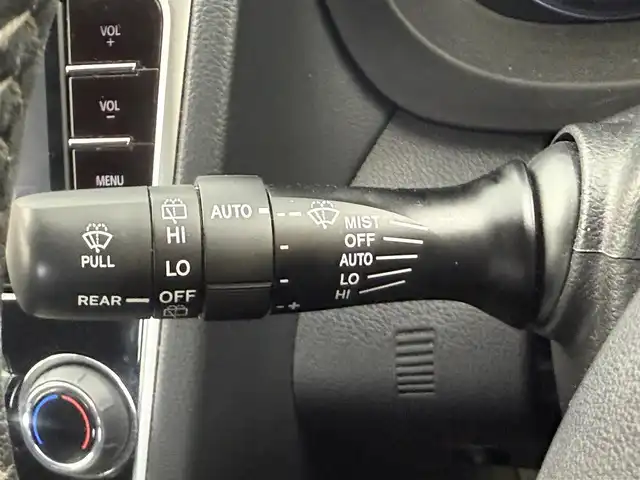 スバル レヴォーグ 1．6GT アイサイト 愛知県 2015(平27)年 9.9万km ラピスブルーP 4WD/純正ディーラーオプション8インチナビ/　　・CD/DVD/BT/フルセグTV/バックカメラ/サイドカメラ（左側）/純正ドライブレコーダー/ETC/ステアリングリモコン/パドルシフト/MTモード/パワーシート（D席）/LEDヘッドライト/フロントフォグランプ/リヤフォグランプ/純正17インチアルミホイール/BSM/アイサイト/アドバンスドセーフティパッケージ/　　・スバルリヤビークルディテクション/取扱説明書/保証書/スペアキー