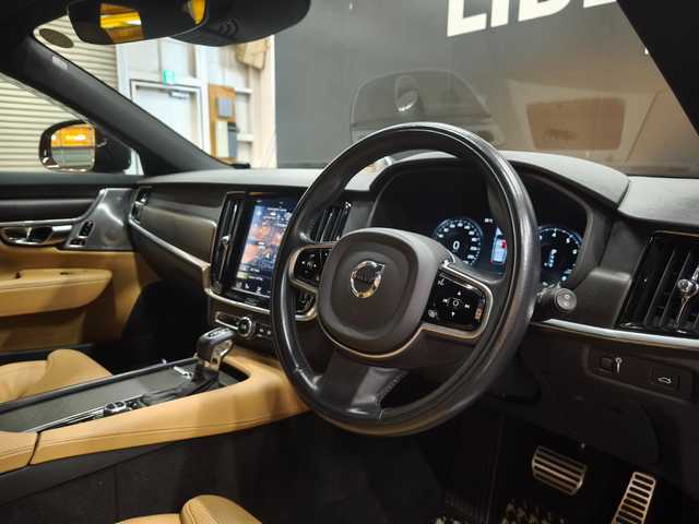 ボルボ Ｖ９０ クロスカントリー T5 AWD サマム 群馬県 2017(平29)年 6.9万km メープルブラウンM Bowers&Wilkinsサウンド/全方位カメラ/メモリ付パワーシート/前後ドラレコ/ヘッドアップディスプレイ/パワーバックドア/アップルCarPlay/LEDライト/Bluetooth/ETC