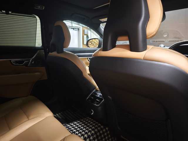 ボルボ Ｖ９０ クロスカントリー T5 AWD サマム 群馬県 2017(平29)年 6.9万km メープルブラウンM Bowers&Wilkinsサウンド/全方位カメラ/メモリ付パワーシート/前後ドラレコ/ヘッドアップディスプレイ/パワーバックドア/アップルCarPlay/LEDライト/Bluetooth/ETC