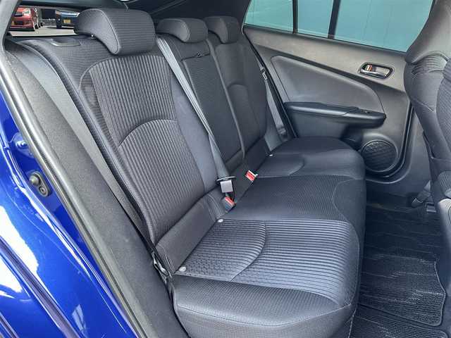 トヨタ プリウス Sセーフティプラス ツートーン 島根県 2018(平30)年 3.8万km ダークブルーマイカメタリック/アティチュードブラックマイカ 純正9インチナビ/CD/DVD/Bluetooth/フルセグTV/バックカメラ/ドライブレコーダー/レーダークルーズコントロール/パーキングアシスト/ビルトインETC/LEDヘッドライト/オートハイビーム/純正フロアマット/純正ドアバイザー/スマートキー/プッシュスタート /スペアキー