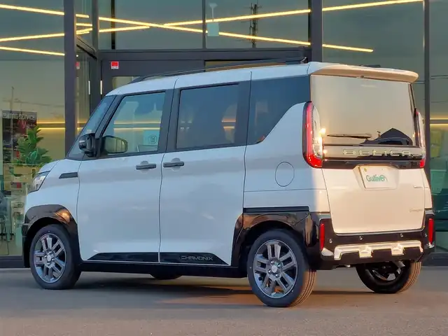 三菱 デリカミニ T プレミアム 東京都 2025(令7)年 0.1千km パール 登録済未使用車/純正9型ディスプレイオーディオ/CHAMONIXパッケージ/マイパイロット/デジタルインナーミラー/両側パワースライドドア/シートヒーター/ハーフレザーシート/レーダークルーズコントロール/コーナーセンサー/アイドリングストップ/e-Assist/・衝突軽減ブレーキ/・踏み間違い衝突防止アシスト/・車線維持支援システム/・オートマチックハイビーム