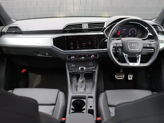 アウディ Ｑ３ 35TDIクワトロ Sライン 宮城県 2020(令2)年 2.6万km デイトナグレーパールエフェクト 純正MMIナビ【ＢＴ／フルセグＴＶ】/ワンオーナー　/プラスパッケージ/アシスタンスパッケージ/ベーシックパッケージ/ブラックレザーシート　/３６０°カメラ　/ドライブレコーダー　/アンビエントライト　/シートヒーター/パワーシート/ワイヤレス充電　/純正１９インチＡＷ　/アダプティブクルーズコントロール/パーキングアシスト/ルーフレール/オートホールド/リアクロストラフィックアシスト/パドルシフト/純正フロアマット/ダウンヒルアシストコントロール/ETC2.0/LEDヘッドライト/禁煙車