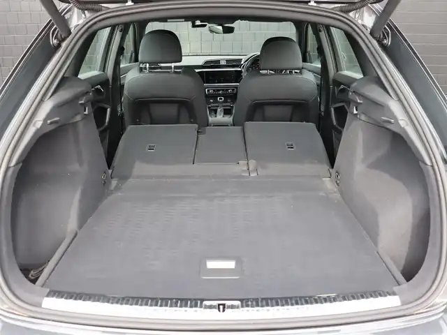 アウディ Ｑ３ 35TDIクワトロ Sライン 宮城県 2020(令2)年 2.6万km デイトナグレーパールエフェクト 純正MMIナビ【ＢＴ／フルセグＴＶ】/ワンオーナー　/プラスパッケージ/アシスタンスパッケージ/ベーシックパッケージ/ブラックレザーシート　/３６０°カメラ　/ドライブレコーダー　/アンビエントライト　/シートヒーター/パワーシート/ワイヤレス充電　/純正１９インチＡＷ　/アダプティブクルーズコントロール/パーキングアシスト/ルーフレール/オートホールド/リアクロストラフィックアシスト/パドルシフト/純正フロアマット/ダウンヒルアシストコントロール/ETC2.0/LEDヘッドライト/禁煙車