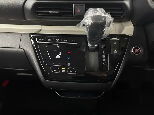 三菱 デリカミニ T プレミアム 新潟県 2025(令7)年 0.1千km アメジストブラック 4WD/届出済未使用車/MI-PILOT/デジタルインナーミラー/純正T9型ディスプレイオーディオ/Bluetooth/AppleCarPlay/AndroidAuto/アラウンドビューモニター/両側パワースライドドア/レーダークルーズコントロール/LEDオートライト/フォグランプ/ハーフレザーシート/シートヒーター/純正15インチアルミホイール/ルーフレール/ステアリングリモコン/パドルシフト/アイドリングストップ/車線逸脱警報/前後コーナーセンサー/スマートキー