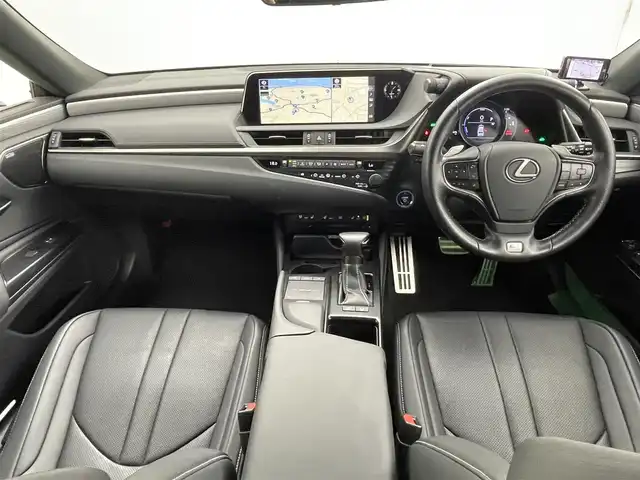 レクサス ＥＳ 300h Fスポーツ 茨城県 2019(平31)年 3万km ホワイトノーヴァガラスフレーク 純正12.3型ナビ/フルセグ/AM/FM/CD/Bluetooth/マークレビンソン(サウンド)/サンルーフ/バックカメラ/Lexus Safety System ＋/・プリクラッシュセーフティー/・レーントレーシングアシスト/・オートマチックハイビーム/・レーダークルーズコントロール/・ロードサインアシスト/D+N席　/・シートヒーター/・ベンチレーション/・パワーシート/ドラレコ/前後コーナーセンサー/　　　　　　　