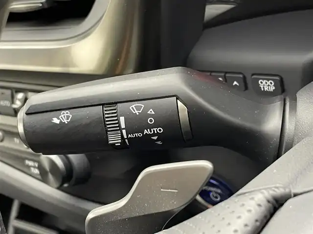 レクサス ＥＳ 300h Fスポーツ 茨城県 2019(平31)年 3万km ホワイトノーヴァガラスフレーク 純正12.3型ナビ/フルセグ/AM/FM/CD/Bluetooth/マークレビンソン(サウンド)/サンルーフ/バックカメラ/Lexus Safety System ＋/・プリクラッシュセーフティー/・レーントレーシングアシスト/・オートマチックハイビーム/・レーダークルーズコントロール/・ロードサインアシスト/D+N席　/・シートヒーター/・ベンチレーション/・パワーシート/ドラレコ/前後コーナーセンサー/　　　　　　　