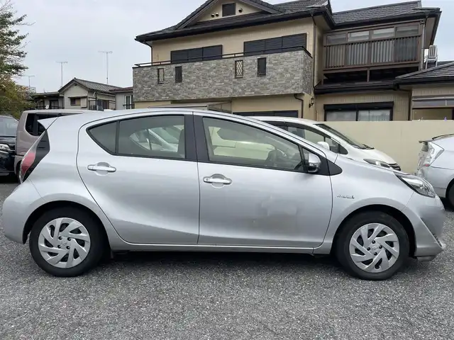 トヨタ アクア L 千葉県 2019(平31)年 4.8万km シルバーM 純正オーディオ/ETC/プリクラッシュセーフティ/レーンディパーチャーアラート/オートハイビーム/オートエアコン/フロアマット