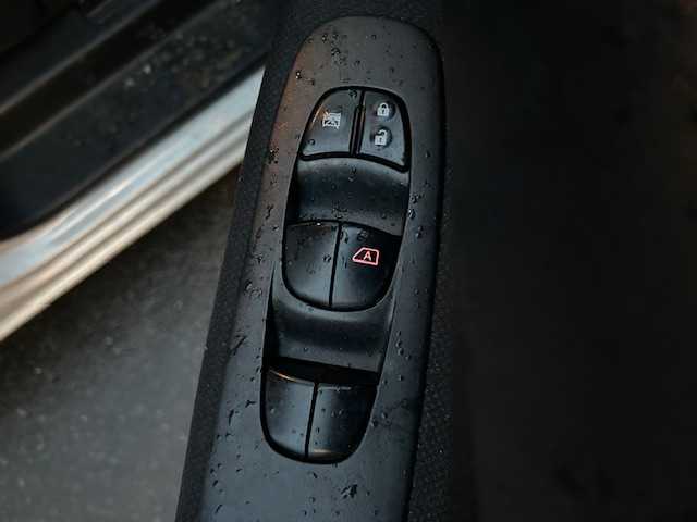 日産 セレナ ハイウェイS G Sハイブリッド 宮城県 2013(平25)年 16.8万km エターナルスノーホワイト 登録時走行距離167401km/SDナビ/バックカメラ/純正アルミホイール/ETC