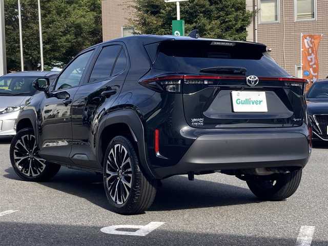 トヨタ ヤリスクロス ハイブリッド Z 鳥取県 2024(令6)年 0.7万km ブラック 登録時走行距離：6299km/メーカー純正ディスプレイオーディオ/　BT HDMI /全方位カメラ/プリクラッシュセーフティシステム/レーンキープアシスト/レーダークルーズコントロール/オートハイビーム/LEDヘッドライト/オートライト/電動格納ウィンカーミラー/ハーフレザーシート/シートヒーター/革巻きステアリング/ステアリングヒーター/ビルトインETC/前後ドライブレコーダー/プッシュスタート/スマートキー/スペアキー/新車時保証書/ワンオーナー