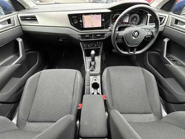 フォルクスワーゲン ポロ TSIコンフォートライン 東京都 2021(令3)年 1.8万km リーフブルーメタリック ワンオーナー/R4/R5/R6年分ディーラー整備記録簿あり/8インチタッチスクリーン/SSDナビ／Bluetoothオーディオ／バックカメラ/セーフティパッケージ/・アダプティブクルーズ/・レーンキープアシスト/・ブラインドスポット/・パークディスタンスコントロール/LEDヘッドランプ/ETC2.0/ドライブレコーダー/純正フロアマット/純正15インチアルミホイール/スマートエントリー／スタートシステム