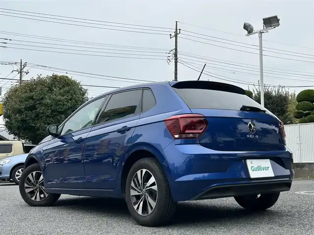 フォルクスワーゲン ポロ TSIコンフォートライン 東京都 2021(令3)年 1.8万km リーフブルーメタリック ワンオーナー/R4/R5/R6年分ディーラー整備記録簿あり/8インチタッチスクリーン/SSDナビ／Bluetoothオーディオ／バックカメラ/セーフティパッケージ/・アダプティブクルーズ/・レーンキープアシスト/・ブラインドスポット/・パークディスタンスコントロール/LEDヘッドランプ/ETC2.0/ドライブレコーダー/純正フロアマット/純正15インチアルミホイール/スマートエントリー／スタートシステム