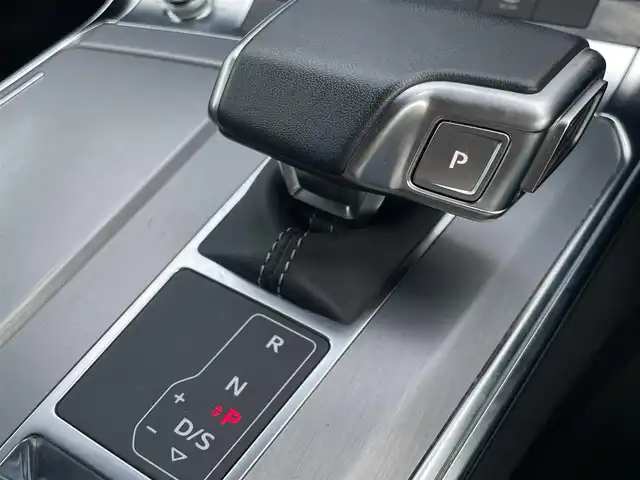 アウディ アウディ Ａ６ アバント45TFSIクワトロ Sライン 東京都 2021(令3)年 4.2万km グレー 純正ナビ/フルセグTV/Bluetooth接続/バックカメラ/クロレザーシート/シートヒーター/ドライバーアシスト/Audiドライブセレクト/バーチャルコックピット/パーキングエイド/アダプティブクルーズコントロール/ブラインドスポットモニター/レーンキープアシスト/衝突被害軽減ブレーキ/ワイヤレス充電/ETC/パワーバックドア/ドライブレコーダー