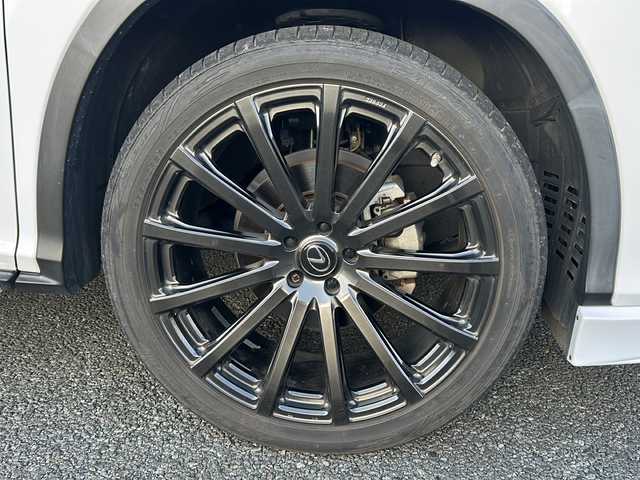 レクサス ＲＸ 300 Fスポーツ 福岡県 2019(令1)年 2.9万km ホワイトノーヴァガラスフレーク 純正12.3インチナビ/（AM/FM/CD/DVD/SD/USB/BT/AUX/フルセグ）/レーダークルーズコントロール/前後コーナーセンサー/レーンキープアシスト/衝突軽減ブレーキ/ロードサインアシスト/ヘッドアップディスプレイ/レーントレーシングアシスト/ブラインドスポットモニター/ETC2.0/バック+サイドカメラ/電動リアゲート/前後ドライブレコーダー/オートライト/オートハイビーム/LEDヘッドライト/フォグランプ/電動パーキングブレーキ/オートホールド/置くだけ充電/社外レーダー/ヒートステアリング/レザーシート/D+N席パワーシート/D+N席シートヒーター/エアシート/D席メモリーシート/純正22インチアルミホイール/パドルシフト/エアロ（F/S/R）/純正フロアマット/100V電源/後席サンシェード/カードキー付き/保証書・記録簿