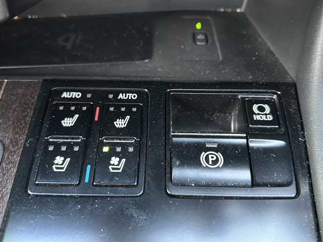 レクサス ＲＸ 300 Fスポーツ 福岡県 2019(令1)年 2.9万km ホワイトノーヴァガラスフレーク 純正12.3インチナビ/（AM/FM/CD/DVD/SD/USB/BT/AUX/フルセグ）/レーダークルーズコントロール/前後コーナーセンサー/レーンキープアシスト/衝突軽減ブレーキ/ロードサインアシスト/ヘッドアップディスプレイ/レーントレーシングアシスト/ブラインドスポットモニター/ETC2.0/バック+サイドカメラ/電動リアゲート/前後ドライブレコーダー/オートライト/オートハイビーム/LEDヘッドライト/フォグランプ/電動パーキングブレーキ/オートホールド/置くだけ充電/社外レーダー/ヒートステアリング/レザーシート/D+N席パワーシート/D+N席シートヒーター/エアシート/D席メモリーシート/純正22インチアルミホイール/パドルシフト/エアロ（F/S/R）/純正フロアマット/100V電源/後席サンシェード/カードキー付き/保証書・記録簿