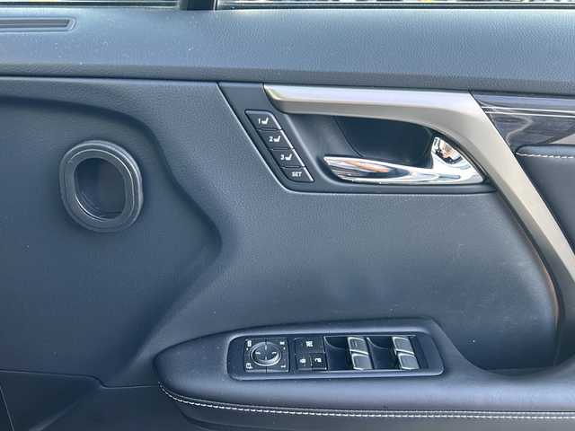 レクサス ＲＸ 300 Fスポーツ 福岡県 2019(令1)年 2.9万km ホワイトノーヴァガラスフレーク 純正12.3インチナビ/（AM/FM/CD/DVD/SD/USB/BT/AUX/フルセグ）/レーダークルーズコントロール/前後コーナーセンサー/レーンキープアシスト/衝突軽減ブレーキ/ロードサインアシスト/ヘッドアップディスプレイ/レーントレーシングアシスト/ブラインドスポットモニター/ETC2.0/バック+サイドカメラ/電動リアゲート/前後ドライブレコーダー/オートライト/オートハイビーム/LEDヘッドライト/フォグランプ/電動パーキングブレーキ/オートホールド/置くだけ充電/社外レーダー/ヒートステアリング/レザーシート/D+N席パワーシート/D+N席シートヒーター/エアシート/D席メモリーシート/純正22インチアルミホイール/パドルシフト/エアロ（F/S/R）/純正フロアマット/100V電源/後席サンシェード/カードキー付き/保証書・記録簿