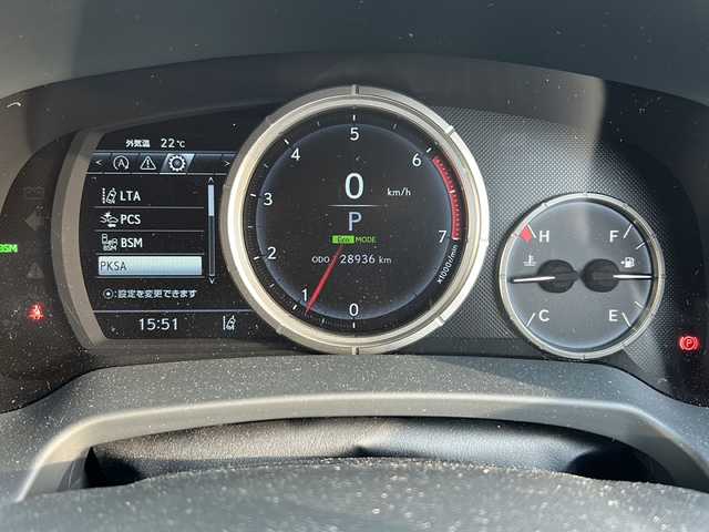 レクサス ＲＸ 300 Fスポーツ 福岡県 2019(令1)年 2.9万km ホワイトノーヴァガラスフレーク 純正12.3インチナビ/（AM/FM/CD/DVD/SD/USB/BT/AUX/フルセグ）/レーダークルーズコントロール/前後コーナーセンサー/レーンキープアシスト/衝突軽減ブレーキ/ロードサインアシスト/ヘッドアップディスプレイ/レーントレーシングアシスト/ブラインドスポットモニター/ETC2.0/バック+サイドカメラ/電動リアゲート/前後ドライブレコーダー/オートライト/オートハイビーム/LEDヘッドライト/フォグランプ/電動パーキングブレーキ/オートホールド/置くだけ充電/社外レーダー/ヒートステアリング/レザーシート/D+N席パワーシート/D+N席シートヒーター/エアシート/D席メモリーシート/純正22インチアルミホイール/パドルシフト/エアロ（F/S/R）/純正フロアマット/100V電源/後席サンシェード/カードキー付き/保証書・記録簿