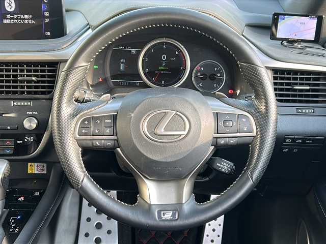 レクサス ＲＸ 300 Fスポーツ 福岡県 2019(令1)年 2.9万km ホワイトノーヴァガラスフレーク 純正12.3インチナビ/（AM/FM/CD/DVD/SD/USB/BT/AUX/フルセグ）/レーダークルーズコントロール/前後コーナーセンサー/レーンキープアシスト/衝突軽減ブレーキ/ロードサインアシスト/ヘッドアップディスプレイ/レーントレーシングアシスト/ブラインドスポットモニター/ETC2.0/バック+サイドカメラ/電動リアゲート/前後ドライブレコーダー/オートライト/オートハイビーム/LEDヘッドライト/フォグランプ/電動パーキングブレーキ/オートホールド/置くだけ充電/社外レーダー/ヒートステアリング/レザーシート/D+N席パワーシート/D+N席シートヒーター/エアシート/D席メモリーシート/純正22インチアルミホイール/パドルシフト/エアロ（F/S/R）/純正フロアマット/100V電源/後席サンシェード/カードキー付き/保証書・記録簿