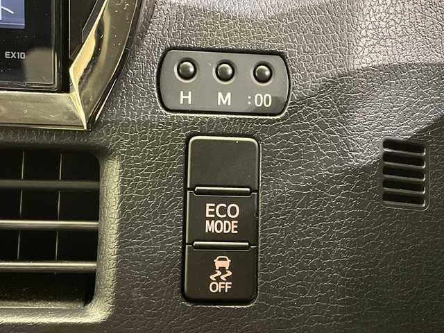 トヨタ ヴォクシー ZS 煌 愛媛県 2015(平27)年 11.4万km ブラック ALPINE10型ナビ/フルセグ　Bluetooth DVD再生可/ALPINE後席フリップダウンモニター/クルーズコントロール//ワンタッチスイッチ付パワースライドドア（両側）/LEDフロントフォグランプ/LEDクリアランスランプ（メッキエクステンション）/LEDルームランプ（フロントパーソナル・センター・リヤ）/フードモール（中央：メッキ、上:ブラック、下：メッキ）/レザー調シートカバー/Toyota Safety Sense C/（・プリクラッシュセーフティシステム/ （レーザーレーダー＋単眼カメラ方式）/・レーンディパーチャーアラート/・オートマチックハイビーム）/専用エアロパーツ（フロント大型バンパー［メッキ加飾付］/＋フロントフェンダー＋リヤ大型バンパー＋リヤスポイラー＋大型サイドマッドガード