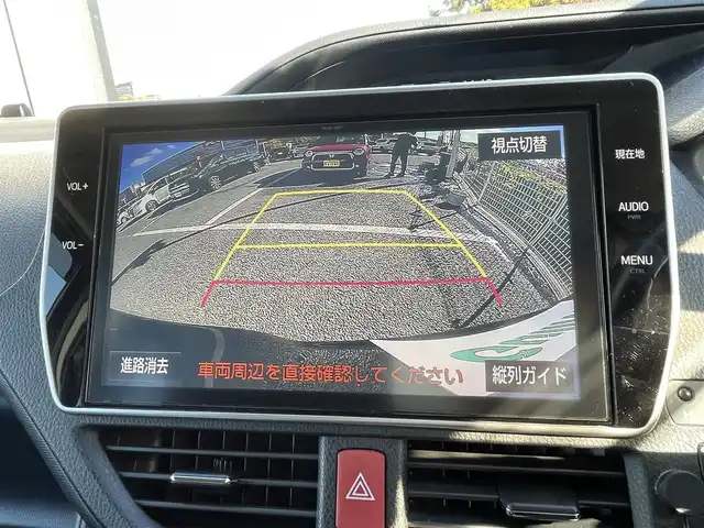 トヨタ ノア ハイブリッド Si 大阪府 2017(平29)年 2.9万km ブラック トヨタセーフティセンス/・プリクラッシュセーフティー/・レーンディパーチャーアラート/・オートマチックハイビーム/・クリアランスソナー/純正10インチナビ/・Bluetooth/フルセグTV/CD/DVD/USB/ラジオ/主要装備/・バックカメラ/・トラクションコントロール/・両側パワースライドドア/・フリップダウンモニター/・ウォークスルー/・LEDヘッドライト/・フォグランプ/・純正フロアマット/・純正AW/・ドライブレコーダー/・ETC２．０