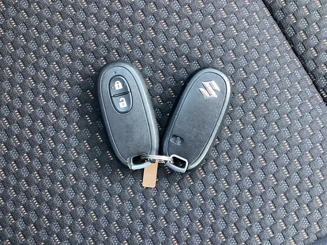 スズキ ハスラー Jスタイル Ⅱ 三重県 2017(平29)年 2.4万km フェニックスレッドパール/ブルーイッシュブラックパール 衝突軽減ブレーキ/ストラーダナビ/TV/Bluetooth/ディスチャージヘッドライト/LEDフォグライト/スマートキー/プッシュスタート/ハーフレザーシート/シートヒーター/純正15インチアルミ