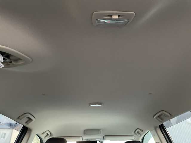 三菱 アウトランダー ＰＨＥＶ G プレミアムパッケージ 神奈川県 2017(平29)年 5.3万km チタニウムグレーメタリック 純正ナビ　/４ＷＤ　/スペアキー１本　/全方位カメラ　/電動リアゲート　/パドルシフト/ステアリングヒーター　/ヒートシーター　　　/パワーシート/レザーシート　/ドラレコ　/ＥＴＣ/コーナーセンサー　/純正AW　/純正フロアマット　/ABS/レーンキープアシスト/オートライト/オートマチックハイビーム/LEDヘッド/LEDフォグ