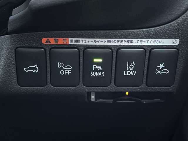 三菱 アウトランダー ＰＨＥＶ G プレミアムパッケージ 神奈川県 2017(平29)年 5.3万km チタニウムグレーメタリック 純正ナビ　/４ＷＤ　/スペアキー１本　/全方位カメラ　/電動リアゲート　/パドルシフト/ステアリングヒーター　/ヒートシーター　　　/パワーシート/レザーシート　/ドラレコ　/ＥＴＣ/コーナーセンサー　/純正AW　/純正フロアマット　/ABS/レーンキープアシスト/オートライト/オートマチックハイビーム/LEDヘッド/LEDフォグ