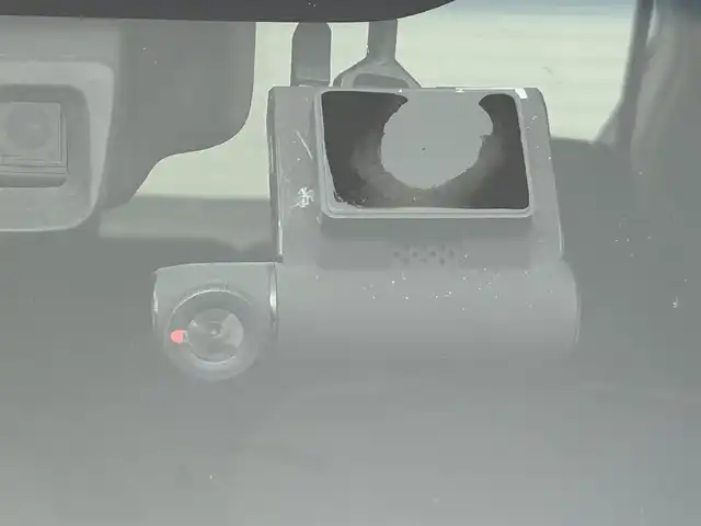 スズキ スペーシア カスタム Z 道央・札幌 2017(平29)年 11万km クリスタルホワイトP ・４WD/・寒冷地仕様/・純正メモリナビ/　CD／DVD／フルセグ／Bluetooth/・全方位モニター/・ETC/・ドライブレコーダー（VREC-DZ700D）/・両側パワースライドドア/・デュアルセンサーブレーキサポート/・レーンキープアシスト/・横滑り防止装置/・前席シートヒーター/・ミラーヒーター/・ステアリングスイッチ/・電動格納ウィンカーミラー/・ＨＩＤヘッドライト/・フォグライト/・純正フロアマット/・純正AW14インチ/・ドアバイザー/・スマートキー/・プッシュスタート/・スペアキー