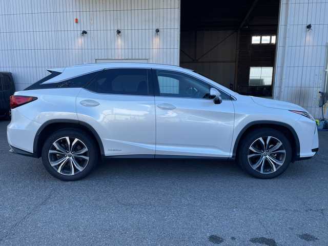 レクサス ＲＸ 450h バージョンL 神奈川県 2019(平31)年 4.8万km ソニッククォーツ プッシュスタート/スマートキー２本/カードキー１個/ビルトインETC2.0/純正SDナビ/AM/FM/DISC/Bluetooth接続/地デジTV/前ドライブレコーダー/クリアランスソナー/プリクラッシュ/レーダークルーズコントロール/アラウンドビューモニター/ブラインドスポットモニター/横滑り防止装置/車線逸脱防止装置/前席パワーシート/前席シートクーラー/全席シートヒーター/ステアリングヒーター/パワーバックドア/オートライト/オートハイビーム/LEDライト/フォグライト/電動格納ミラー