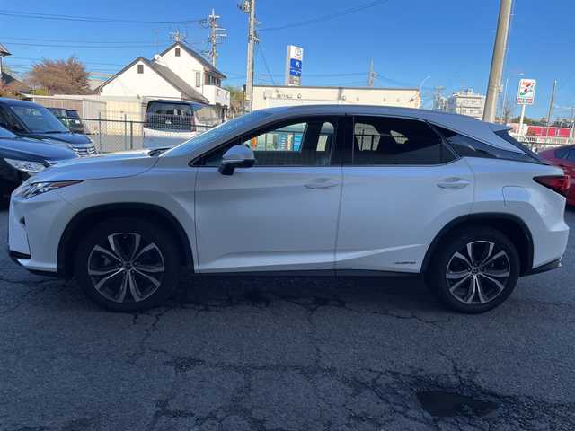 レクサス ＲＸ 450h バージョンL 神奈川県 2019(平31)年 4.8万km ソニッククォーツ プッシュスタート/スマートキー２本/カードキー１個/ビルトインETC2.0/純正SDナビ/AM/FM/DISC/Bluetooth接続/地デジTV/前ドライブレコーダー/クリアランスソナー/プリクラッシュ/レーダークルーズコントロール/アラウンドビューモニター/ブラインドスポットモニター/横滑り防止装置/車線逸脱防止装置/前席パワーシート/前席シートクーラー/全席シートヒーター/ステアリングヒーター/パワーバックドア/オートライト/オートハイビーム/LEDライト/フォグライト/電動格納ミラー