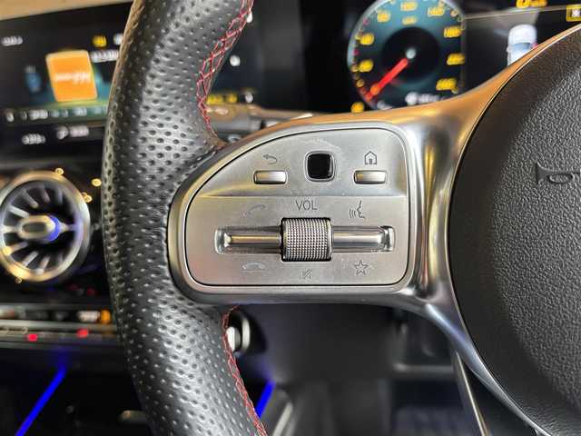 メルセデス・ベンツ ＧＬＡ２００ｄ 4マチック AMGライン 宮城県 2020(令2)年 3万km ポーラホワイト レーダーセーフティＰＫＧ　/ナビゲーションＰＫＧ　/パノラミックスライディングルーフ　/３６０°カメラ　/シートヒーター　/ＬＥＤヘッドライト　/キーレスゴー　/パワーバックドア　/アンビエントライト　/ワンオーナー