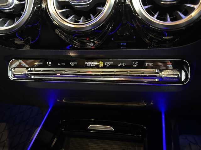メルセデス・ベンツ ＧＬＡ２００ｄ 4マチック AMGライン 宮城県 2020(令2)年 3万km ポーラホワイト レーダーセーフティＰＫＧ　/ナビゲーションＰＫＧ　/パノラミックスライディングルーフ　/３６０°カメラ　/シートヒーター　/ＬＥＤヘッドライト　/キーレスゴー　/パワーバックドア　/アンビエントライト　/ワンオーナー