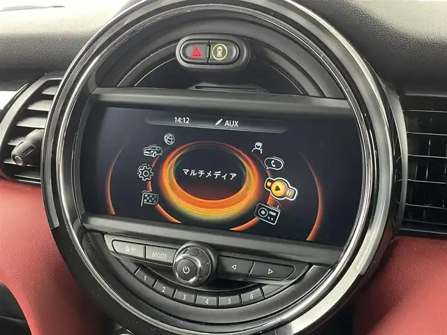 ＭＩＮＩ ＢＭＷ ミニ クーパー 福井県 2016(平28)年 2.8万km 赤Ⅱ 純正ナビ/　Bluetooth/CD/AUX/バックカメラ/コーナーセンサー/プッシュスタート/スマートキー/ACC/LEDライト/純正ETCミラー/純正フロアマット/MTモード/ステアリングスイッチ/アイドリングストップ/ヘッドアップディスプレイ/オプション17インチAW