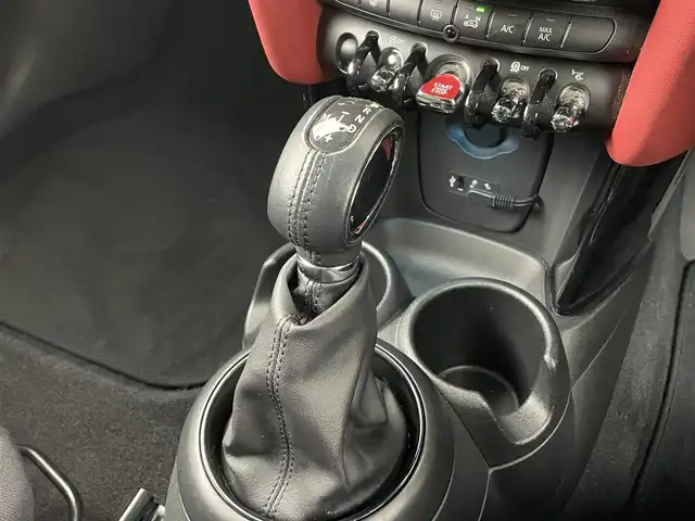 ＭＩＮＩ ＢＭＷ ミニ クーパー 福井県 2016(平28)年 2.8万km 赤Ⅱ 純正ナビ/　Bluetooth/CD/AUX/バックカメラ/コーナーセンサー/プッシュスタート/スマートキー/ACC/LEDライト/純正ETCミラー/純正フロアマット/MTモード/ステアリングスイッチ/アイドリングストップ/ヘッドアップディスプレイ/オプション17インチAW