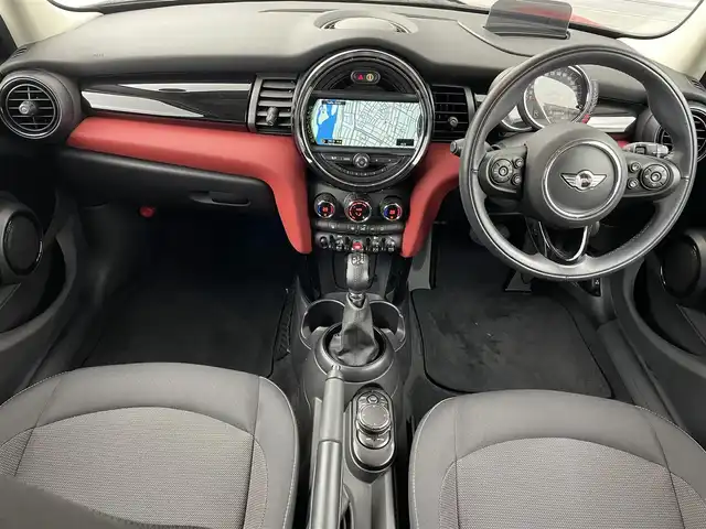 ＭＩＮＩ ＢＭＷ ミニ クーパー 福井県 2016(平28)年 2.8万km 赤Ⅱ 純正ナビ/　Bluetooth/CD/AUX/バックカメラ/コーナーセンサー/プッシュスタート/スマートキー/ACC/LEDライト/純正ETCミラー/純正フロアマット/MTモード/ステアリングスイッチ/アイドリングストップ/ヘッドアップディスプレイ/オプション17インチAW