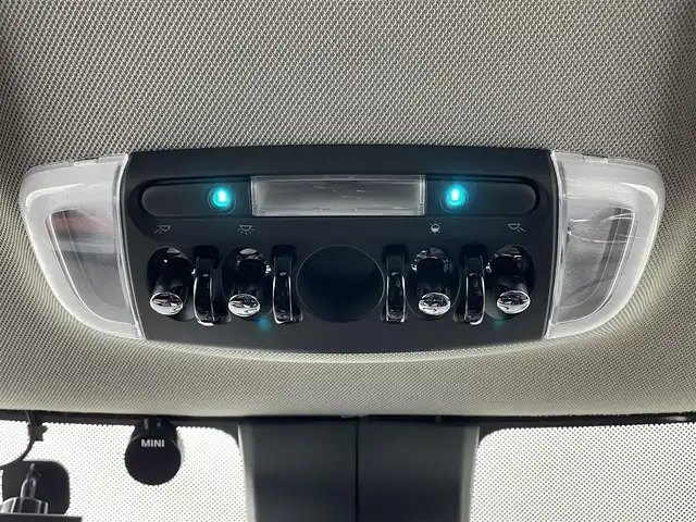 ＭＩＮＩ ＢＭＷ ミニ クーパー 福井県 2016(平28)年 2.8万km 赤Ⅱ 純正ナビ/　Bluetooth/CD/AUX/バックカメラ/コーナーセンサー/プッシュスタート/スマートキー/ACC/LEDライト/純正ETCミラー/純正フロアマット/MTモード/ステアリングスイッチ/アイドリングストップ/ヘッドアップディスプレイ/オプション17インチAW