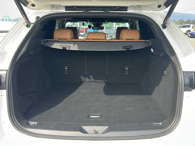 マツダ ＣＸ－６０ ＰＨＥＶ プレミアムスポーツ 佐賀県 2023(令5)年 2.4万km ロジウムホワイトプレミアムメタリック /パノラマサンルーフ//純正12.3インチナビ//AM/FM/Bluetooth/HDMI/USB/フルセグTV//TVキャンセラー//全周囲カメラ//ブラインドスポットモニター//デジタルインナーミラー//茶革レザーシート//全席シートヒーター//前席エアシート//パワーバックドア//ドライブレコーダー//ビルトインETC//ハンドルヒーター//シートメモリー//純正20インチアルミホイール//純正フロアマット