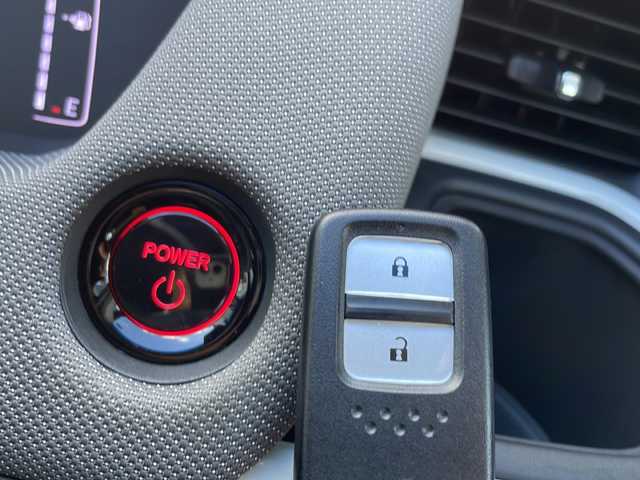 ホンダ フィット e:HEVネス 山口県 2020(令2)年 1.7万km ミッドナイトブルービームM 純正９インチSDナビ/　AM/FM/SD/Bluetooth/フルセグテレビ/ビルトインETC/前後ドライブレコーダー/バックカメラ/プッシュスタート/アイドリングストップ/電動パーキングブレーキ/オートマチックハイビーム/純正LEDヘッドライト/純正16インチアルミホイール/コーナーセンサー/ホンダセンシング/　衝突軽減ブレーキ/　先行者発進お知らせ機能/　路外逸脱抑制機能/　追従機能付きアダプティブクルーズコントロール/　車線維持支援システム/USB端子/ドアバイザー/純正フロアマット/電動格納ウィンカーミラー/　