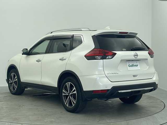 日産 エクストレイル 20X 大阪府 2017(平29)年 6.1万km ブリリアントホワイトパール ガソリン/4WD/フロアCVT/純正 7インチナビ MM317D-W/（iPod/SD/FM/AM/TV/WALKMAN/USB/Bluetooth/CD/DVD/MUSIC STOCKER/VTR/AUX）/インテリジェント アラウンドビューモニター（移動物検知機能付）/ドライブレコーダー 前方/ビルトイン ETC/安全/・エマージェンシーブレーキ/・LDW（車線逸脱警報）/・フロント&バックソナー/・ヒルディセントコントロール/装備/・合皮シート/・【OP】インテリジェントルームミラー（デジタルインナーミラー）/・【OP】LEDヘッドランプ&フロントハロゲンフォグランプ/・【OP】インテリジェントオートライトシステム/・【OP】ルーフレール/・リモコンオートバックドア/・ステアリングスイッチ/・左右独立オートエアコン/・純正18inAW/・取/ナビ取