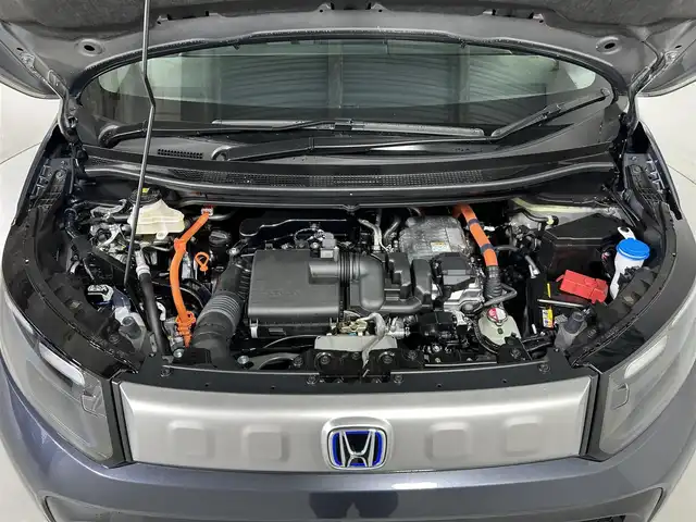 ホンダ フリード ハイブリット e:HEV クロスター 佐賀県 2025(令7)年 0.1万km未満 メテオロイドグレーメタリック 登録済未使用車/衝突軽減ブレーキ/路外逸脱抑制機能/ブラインドスポットインフォメーション/パーキングセンサー/純正9インチナビ(LXM-242FNI)/フルセグTV/Bluetooth/バックカメラ /両側パワースライドドア/レーダークルーズコントロール/シートヒーター/LEDライト/フォグライト/オートライト/オートマチックハイビーム/アイドリングストップ/スマートキー/スペアキー/保証書/取扱説明書