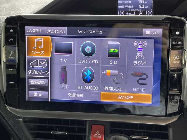 トヨタ ノア Si ダブルバイビー 神奈川県 2018(平30)年 5.5万km ホワイトパールクリスタルシャイン アルパインBIGX11/(フルセグ　CD　DVD　Bluetooth　USB　SD　HDMI　AM　FM)/プリクラッシュセーフティシステム/先行車発進お知らせ機能/レーンディパーチャーアラート/クルーズコントロール/ビルトインETC/両側パワースライドドア/ハーフレザーシート/LEDオートライト/フォグランプ/スマートキー/スペアキー1本/純正ドアバイザー