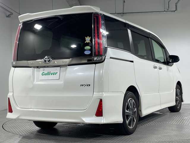 トヨタ ノア Si ダブルバイビー 神奈川県 2018(平30)年 5.5万km ホワイトパールクリスタルシャイン アルパインBIGX11/(フルセグ　CD　DVD　Bluetooth　USB　SD　HDMI　AM　FM)/プリクラッシュセーフティシステム/先行車発進お知らせ機能/レーンディパーチャーアラート/クルーズコントロール/ビルトインETC/両側パワースライドドア/ハーフレザーシート/LEDオートライト/フォグランプ/スマートキー/スペアキー1本/純正ドアバイザー