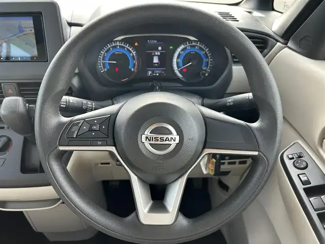 日産 ルークス S 和歌山県 2023(令5)年 2.4万km ホワイトパール (株)IDOMが運営する【じしゃロン和歌山店】の自社ローン専用車両になります。こちらは現金またはオートローンご利用時の価格です。自社ローンご希望の方は別途その旨お申付け下さい/社外ナビ　/（フルセグＴＶ/Ｂｌｕｅｔｏｏｔｈ/CD/DVD/AM/FM)　/社外ＥＴＣ　/ベンチシート　/標識認識システム　/レーンキープアシスト　/電動格納ミラー　/両側スライドドア　/オートライト　/スペアキー有　/保証書　/取扱説明書