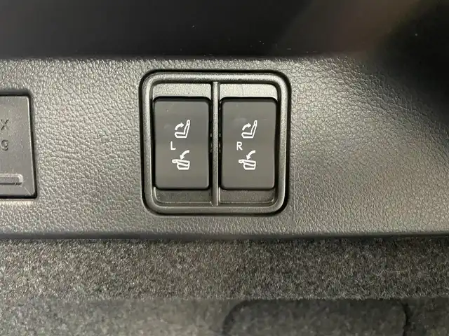 レクサス ＮＸ 350h バージョンL 福井県 2023(令5)年 3.6万km ソニッククォーツ 純正14型ナビ/・Bluetooth/USB/フルセグTV/レクサスセーフティシステム/・歩行者検知機能付衝突回避支援/・歩行者注意喚起/・プリクラッシュブレーキアシスト/・低速時加速抑制/・交差点右左折支援/・アクティブ操舵回避支援/・アクティブアシスト（フロントシートベルト）/・プリクラッシュシートバック/・サスペンションコントロール/・ステアリングコントロール/・レーンディパーチャーアラート/・オートマチックハイビーム/・レーダークルーズコントロール/ アドバンストパーク/パワーバックドア/パノラミックビュー/ステアリングヒーター/革巻きステアリング/オートライト /LEDヘッドライト・フォグ/純正２０インチアルミ/パノラミックビューモニター/ドライブレコーダー前後/前席＋後席シートヒーター/前席シートクーラー/前席パワーシート/黒本革シート/置くだけ充電/純正20インチAW